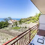 Apartman Kate, Plat *