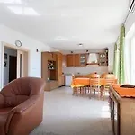 Kate, Plat Apartman
