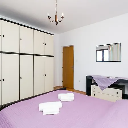 Apartmani Kate, Plat * Mlini