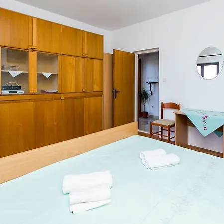 Kate, Plat Lägenhet