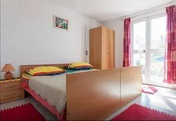 Apartmani Kate, Plat *