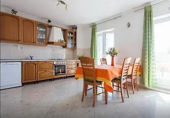 Apartment Apartmani Kate, Plat Mlini