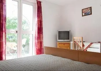Kate, Plat Apartmán Mlini