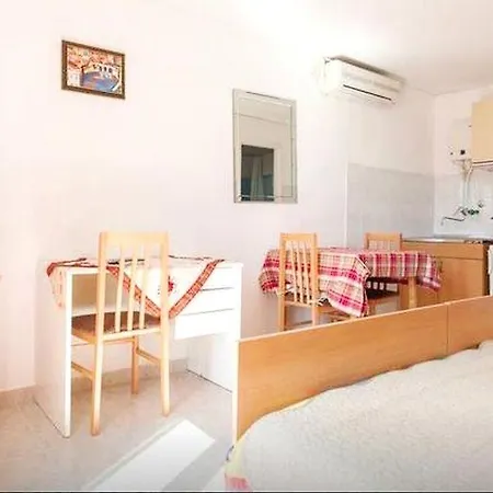 Apartmani Kate, Plat Mlini