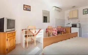 Kate, Plat Apartmán Mlini